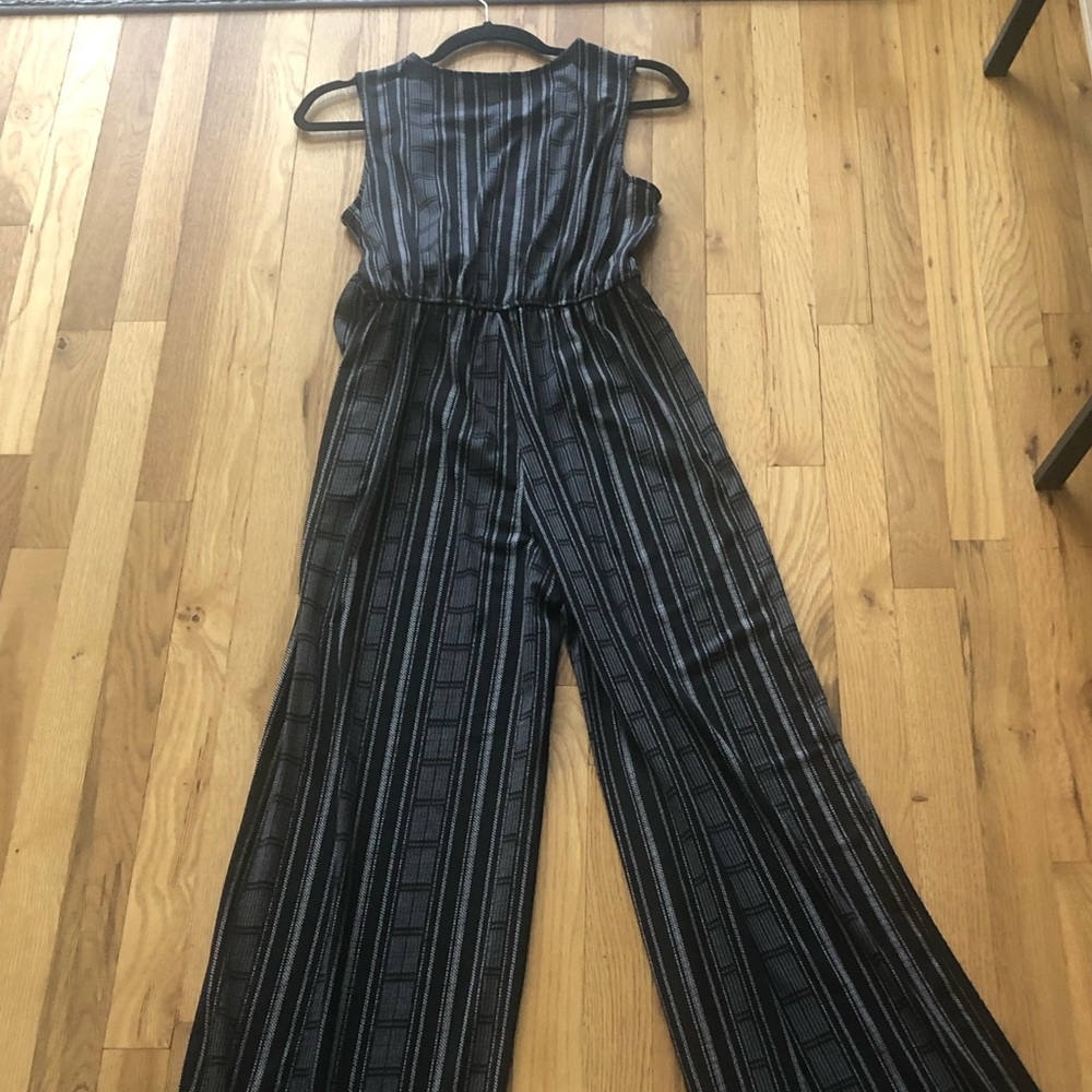 Black and grey jumpsuit - Picture 2 of 3